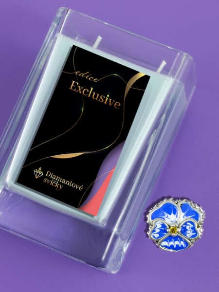 Přívěsek na náramek maceška modrá | Svíčka se šperkem